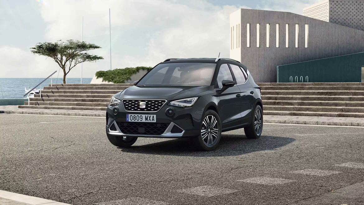 Zaparkowany SEAT Arona 